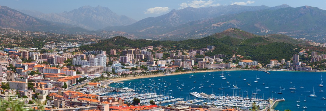 Panorama von Ajaccio auf Korsika.